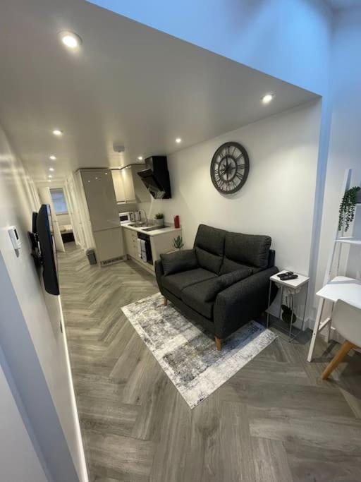Stylish & Cosy 1 Bed Apartment Суиндън Екстериор снимка