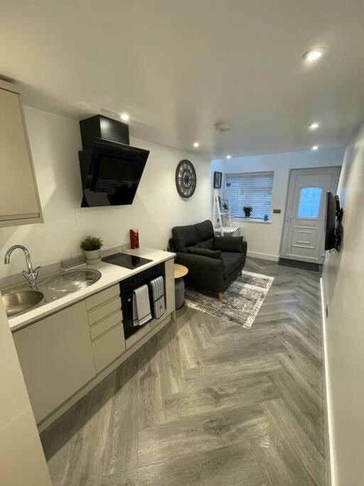 Stylish & Cosy 1 Bed Apartment Суиндън Екстериор снимка